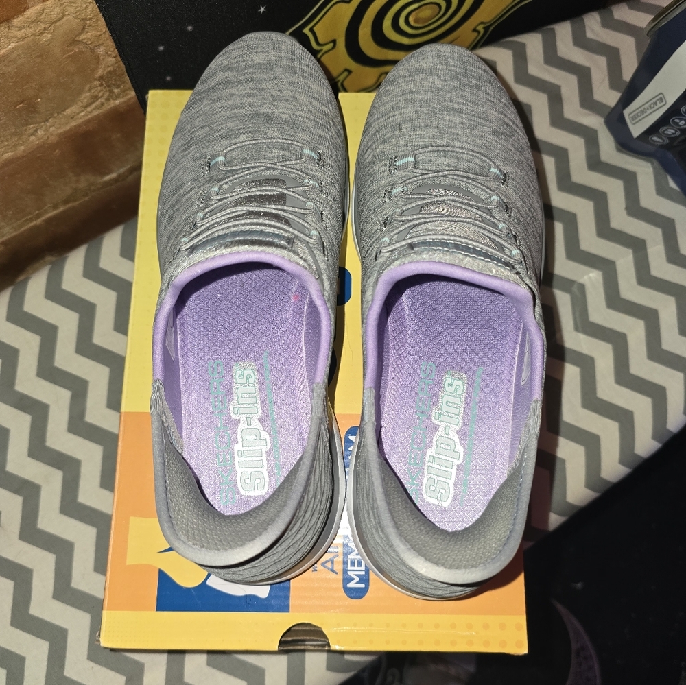 Sketchers Slip Ins - Picture 2 of 3